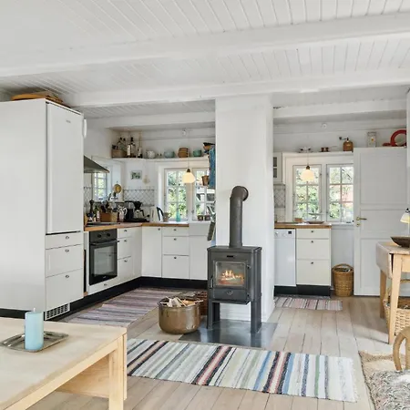 3 Bedroom Awesome In *