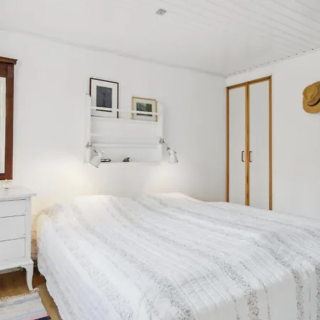 3 Bedroom Awesome In Feriehus Tranekær
