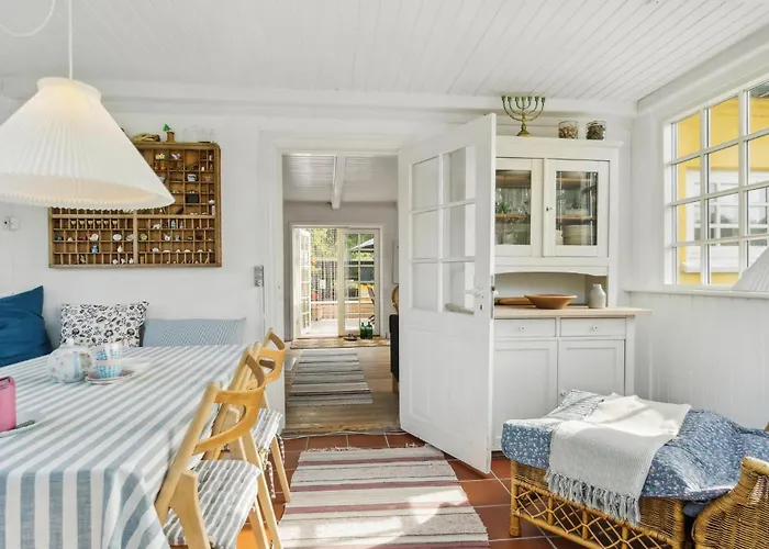 3 Bedroom Awesome In Nyaraló Tranekær