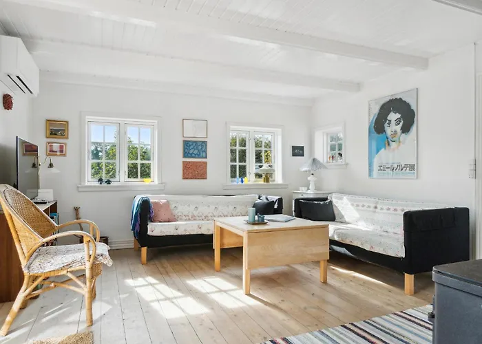 3 Bedroom Awesome In *