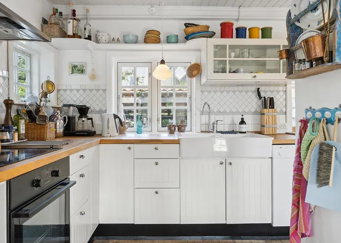 3 Bedroom Awesome In Nyaraló Tranekær