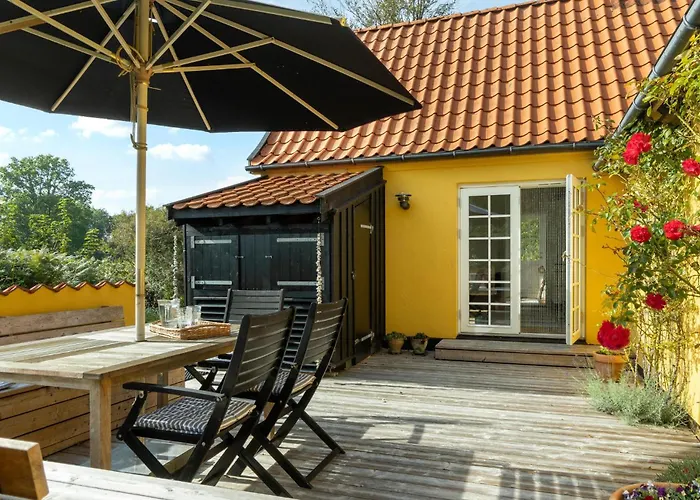 3 Bedroom Awesome In Nyaraló Tranekær