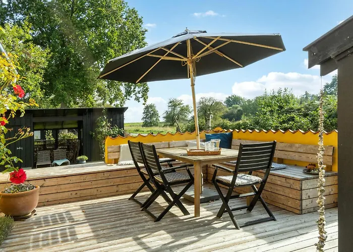 3 Bedroom Awesome In Holiday home